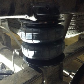 Пневмоподвеска на заднюю ось Nissan Navara D40, грузовой вариант