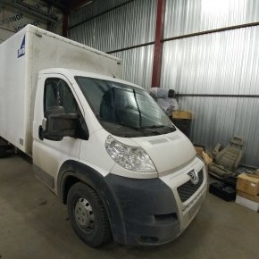 Установка базового комплекта пневмоподвески Peugeot Boxer в Санкт-Петербурге