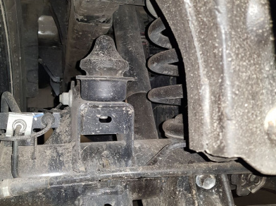 Рис. 3 Наши проекты: Пневмоподвеска на ﻿Mercedes X-class - установка задних пневмобаллонов