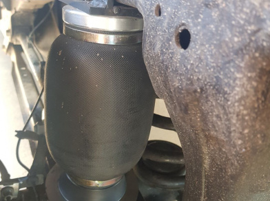 Рис. 33 Наши проекты: Пневмоподвеска на ﻿Mercedes X-class - установка задних пневмобаллонов