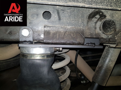 Рис. 13 Наши проекты: Пневмоподвеска на ﻿Mercedes X-class - установка задних пневмобаллонов