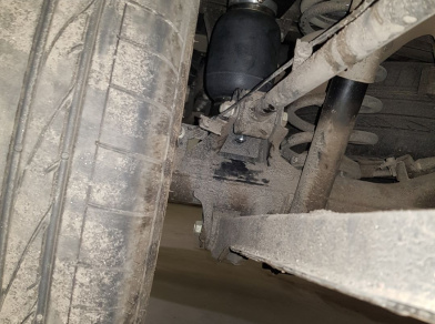 Рис. 25 Наши проекты: Пневмоподвеска на ﻿Mercedes X-class - установка задних пневмобаллонов