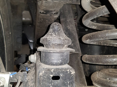 Рис. 4 Наши проекты: Пневмоподвеска на ﻿Mercedes X-class - установка задних пневмобаллонов