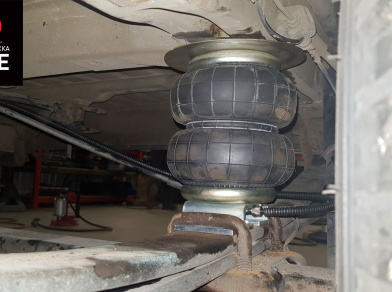 Рис. 6 Наши проекты: Пневмоподвеска на ﻿Peugeot Boxer для грузоподъемности - Этапы установки