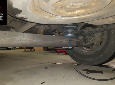 Рис. 6 Наши проекты: Пневмоподвеска на ﻿Ford Transit FWD для усиления - Этапы установки