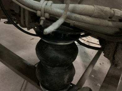 Рис. 8 Наши проекты: Пневмоподвеска на ﻿Volvo FL240 - Этапы установки