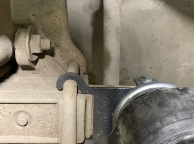 Рис. 9 Наши проекты: Пневмоподвеска на ﻿Volvo FL240 - Этапы установки