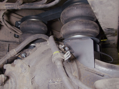 Рис. 9 Наши проекты: Пневмоподвеска Hino 500