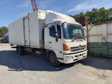 Рис. 1 Наши проекты: Установка пневмоподвески Hino 500