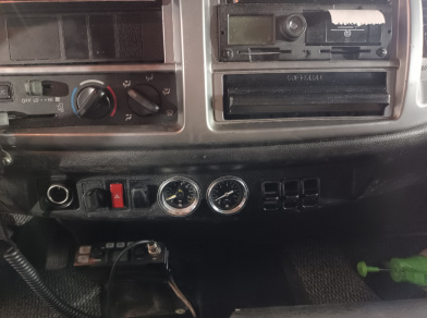 Рис. 4 Наши проекты: Установка пневмоподвески Hino 500