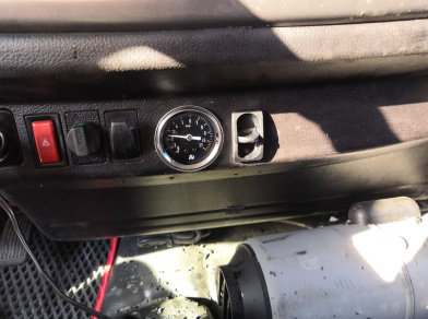 Рис. 2 Наши проекты: Установка вспомогательной пневмоподвески HINO 500