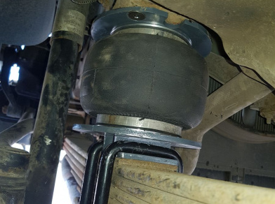 Рис. 5 Наши проекты: Пневмоподвеска на Isuzu NQR 90 - Этапы установки