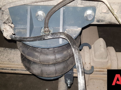 Рис. 6 Наши проекты: Пневмоподвеска на ﻿Isuzu Forward в дополнение к рессорам