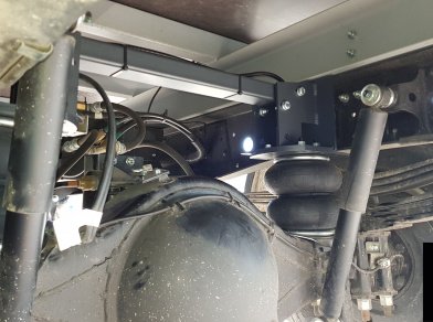 Рис. 4 Наши проекты: Монтаж задней пневмоподвески Isuzu NP90