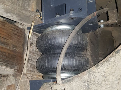 Рис. 8 Наши проекты: Пневмоподвеска на Isuzu NP75 - обзор задней пневмоподвески