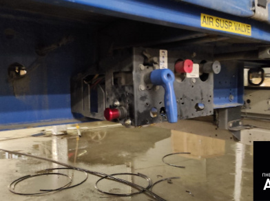 Рис. 6 Наши проекты: Установка подъёмного механизма на полуприцеп Krone