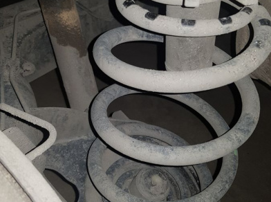 Рис. 8 Наши проекты: Пневмоподвеска на Renault Dokker - пневмобаллоны для задней оси