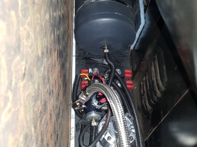 Рис. 7 Наши проекты: Пневмоподвеска на Renault Dokker - пневмобаллоны для задней оси