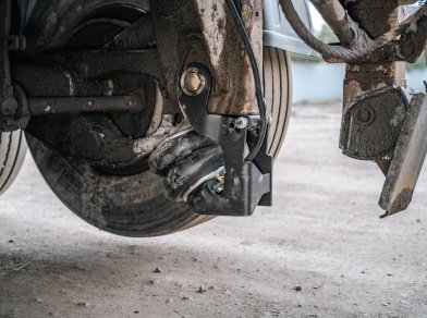 Рис. 7 Наши проекты: Механизм подъёма оси SAF Intra Короба