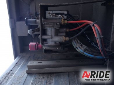 Рис. 5 Наши проекты: Механизм подъёма оси SAF Schmitz