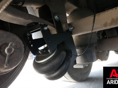 Рис. 9 Наши проекты: Механизм подъема оси SAF на полуприцеп Schmitz