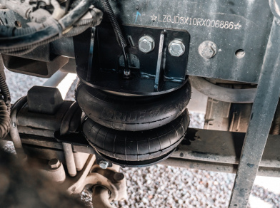 Рис. 4 Наши проекты: Пневматические подушки на Shacman 