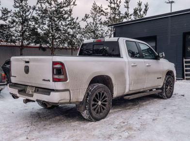 Рис. 2 Пневмоподвеска на пикап Dodge RAM 5th gen