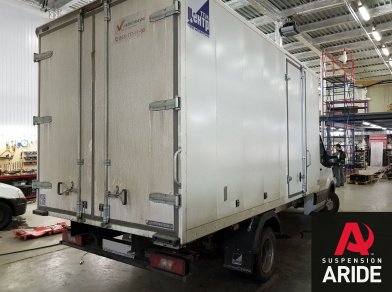 Рис. 7 Наши проекты: Пневмоподвеска на Ford Transit RWD с гидробортом - Этапы установки