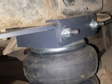 Рис. 13 Наши проекты: Пневмоподвеска на Hyundai HD 78 для передней рессорной подвески