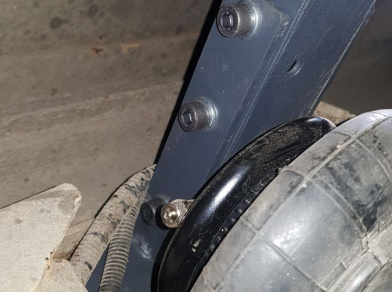 Рис. 8 Наши проекты: Пневмоподвеска на Hyundai HD 78 для передней рессорной подвески