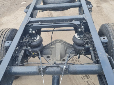 Рис. 9 Наши проекты: Установка пневмоподвески на Iveco Daily 70C с двухконтурной системой управления 