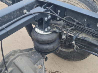 Рис. 5 Наши проекты: Установка пневмоподвески на Iveco Daily 70C с двухконтурной системой управления 