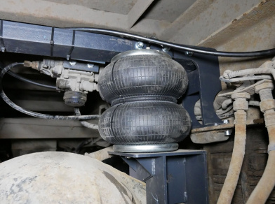 Рис. 8 Наши проекты: Установка пневмоподвески на эвакуатор Камаз 4308