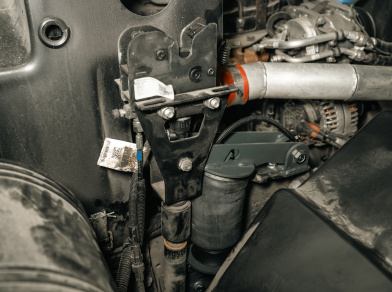 Рис. 6 Наши проекты: Пневмоподвеска на кабину КАМАЗ 65117