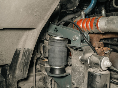 Рис. 7 Наши проекты: Пневмоподвеска на кабину КАМАЗ 65117