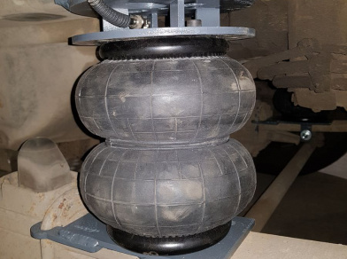 Рис. 4 Наши проекты: Пневмоподвеска на Mercedes Atego 818 - Этапы установки