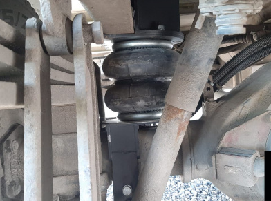 Рис. 2 Наши проекты: Пневмоподвеска на заднюю ось Mercedes-Benz 814