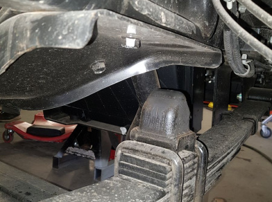 Рис. 4 Наши проекты: Пневмоподвеска на Mitsubishi Canter от производителя - Этапы установки