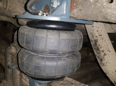 Рис. 7 Наши проекты: Пневмоподвеска на Mitsubishi Canter для усиления - Этапы установки