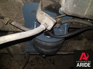 Рис. 6 Наши проекты: Пневмоподвеска на Mitsubishi Canter для усиления - Этапы установки