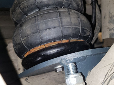 Рис. 16 Наши проекты: Пневмоподвеска на Nissan Cabstar - Этапы установки