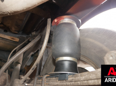 Рис. 2 Наши проекты: Пневмоподвеска на заднюю ось Nissan Navara D40 (комплект вспомогательной пневмоподвески 44010)