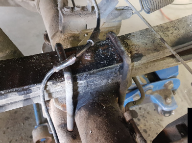 Рис. 2 Наши проекты: Установка вспомогательной пневмоподвески на Nissan NP300