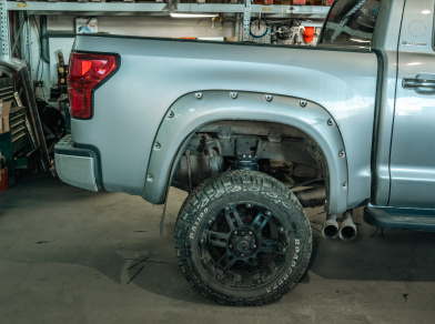 Рис. 2 Наши проекты: Пневмоподвеска на Toyota Tundra