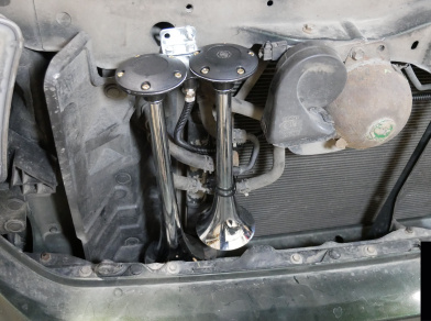 Рис. 11 Наши проекты: Монтаж задней пневмоподвески в дополнение к рессорам на Toyota Tundra