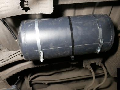 Рис. 5 Наши проекты: Монтаж задней пневмоподвески в дополнение к рессорам на Toyota Tundra