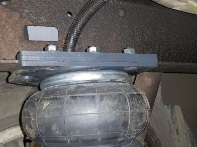 Рис. 6 Наши проекты: Пневмоподвеска на ﻿Toyota Tundra на увеличенных подушках- Этапы установки