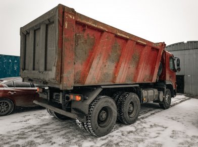 Рис. 2 Защита рессор на самосвале Volvo FMX 6x4