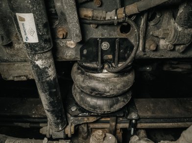 Рис. 4 Защита рессор на самосвале Volvo FMX 6x4